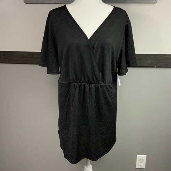LOANNA Tops - LOANNA woman’s blouse black short circular cap sleeve surplice neck plus size
